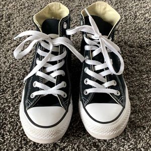 Black High top Converse